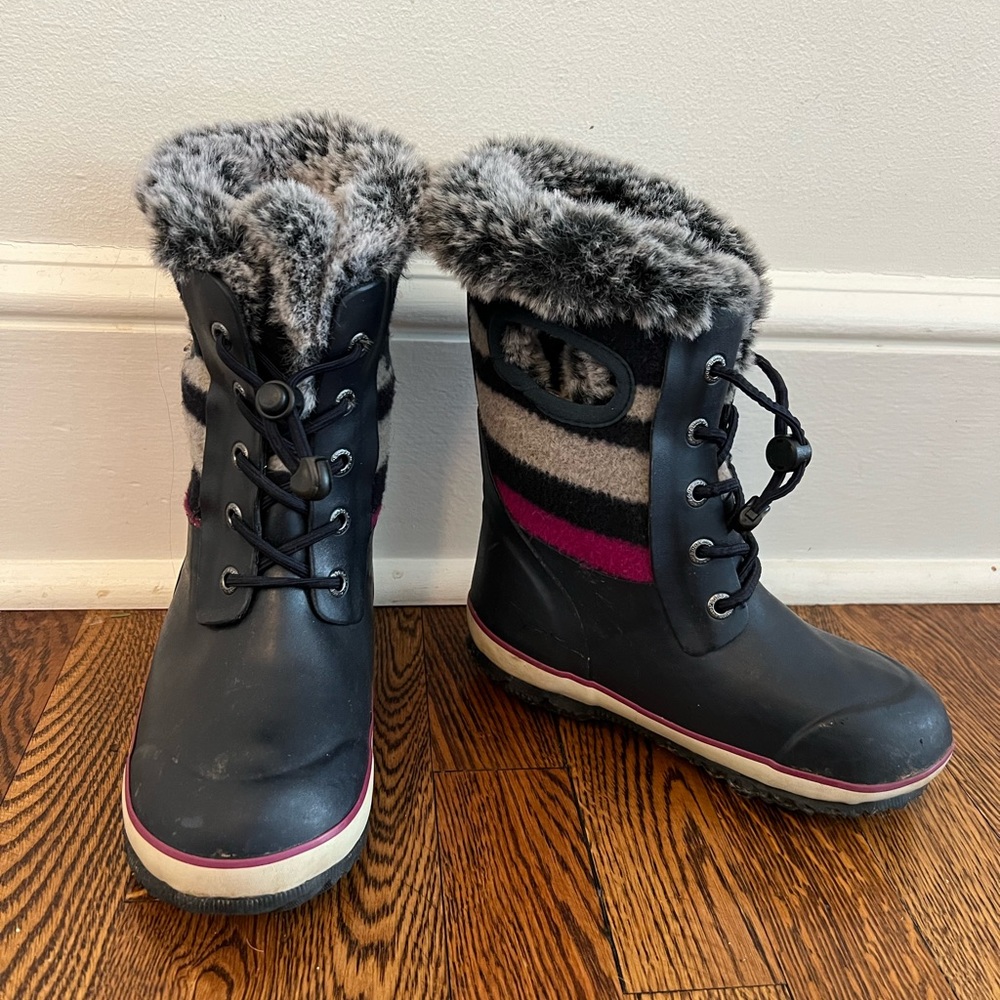 Bogs Arcata waterproof winter boots with fur kids size 13